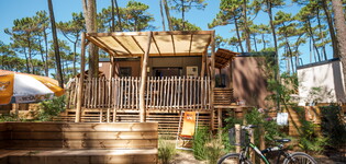 Vue ensemble Lodge Premium 4 personnes dans les Landes au camping Le Vieux Port