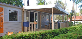 Vue ensemble Mobil-home Resasol 8 personnes dans les Landes au camping Le Vieux Port