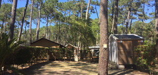 Parcelle Emplacement VIP 120 2/6 personnes dans les Landes au camping Le Vieux Port