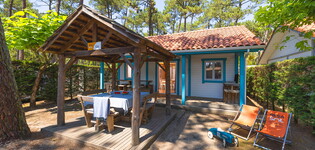 Chalet bois 8 personnes dans les Landes au camping 5 étoiles le Vieux Port à Messanges