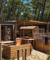 Vue ensemble Cottage Duo Suite Premium jacuzzi 8 personnes dans les Landes au camping Le Vieux Port