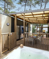 Cottage Premium Jacuzzi 8 pers Breizh Camping 5 étoiles Le Vieux Port dans les Landes