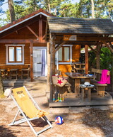Chalet bois 6 personnes chambre dans les Landes au camping 5 étoiles le Vieux Port à Messanges