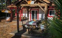 Paillote Chalet Bois 6 personnes dans les Landes au camping Le Vieux Port