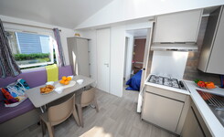 Intérieur Mobil-home Resasol 2/4 personnes dans les Landes au camping Le Vieux Port