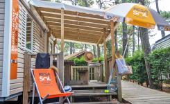 Extérieur et rampe d'accès Mobil-home Resasol PMR 4/6 personnes dans les Landes au camping Le Vieux Port