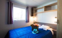 Chambre grand lit Mobil-home Resasol 6/8 personnes dans les Landes au camping Le Vieux Port