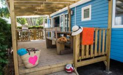 Terrasse Mobil-home Resasol 6/8 personnes dans les Landes au camping Le Vieux Port