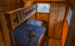 Chambre avec lits superposés Tente Ecoluxe 4/5 personnes dans les Landes au camping Le Vieux Port