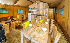 Intérieur Tente Ecoluxe 4/5 personnes dans les Landes au camping Le Vieux Port