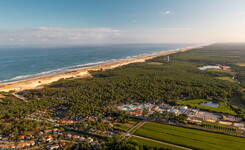 Vue aérienne du camping 5 étoiles le Vieux Port dans les Landes