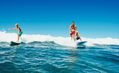 Surf en famille camping 5 étoiles le Vieux port dans les Landes 