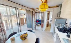 Cuisine du chalet Premium 4 personnes au camping 5 étoiles Le Vieux Port à Messanges dans les Landes