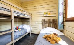 Chalet bois 4/5 personnes chambre lits superposés dans les Landes au camping 5 étoiles le Vieux Port à Messanges