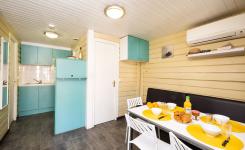 Chalet bois 4/5 personnes cuisine dans les Landes au camping 5 étoiles le Vieux Port à Messanges