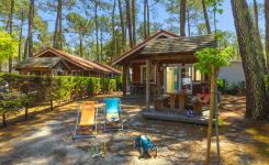 Chalet bois 4/5 personnes Terrasse dans les Landes au camping 5 étoiles le Vieux Port à Messanges