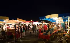 Marché de Vieux Boucau avec le camping Le Vieux Port 5 étoiles dans les landes