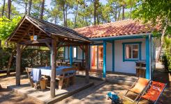 Chalet bois 8 personnes dans les Landes au camping 5 étoiles le Vieux Port à Messanges