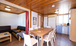 Chalet bois 8 personnes dans les Landes au camping 5 étoiles le Vieux Port à Messanges