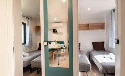 Mobil-home Resasol 6/8 personnes modèle 2024 : Vue sur les 2 chambres enfants e