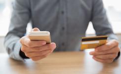des-donnees-d-affaires-de-carte-de-frappe-sur-telephone-mobile