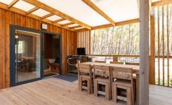 20250710 Chalet Duo Premium Piscine 6-7 personnes (13) Extérieur coin repas 1