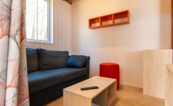 20250710 Chalet Duo Premium Piscine 6-7 personnes (83) Salon A