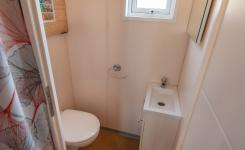 20250710 Chalet Premium Piscine 4-5 personnes (12) WC