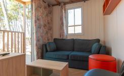 20250710 Chalet Premium Piscine 4-5 personnes (22) Salon-Enhanced-NR