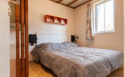 20250710 Chalet Premium Piscine 4-5 personnes (29) Chambre 1