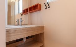 20250710 Chalet Premium Piscine 4-5 personnes (7) Salle de bain 2