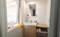 La salle de bain du mobil-home 8 personnes